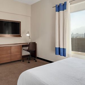 Deluxe Suite 1 Bedroom Executive Suite Away from elevator